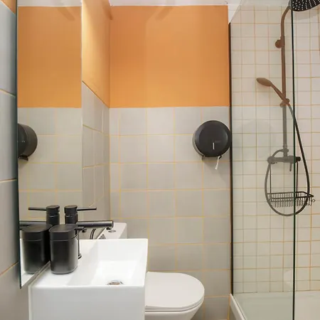 Onefam Paralelo Hostel