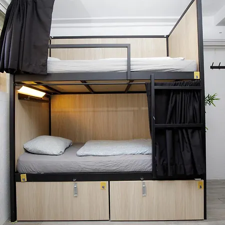 Onefam Paralelo Hostel *