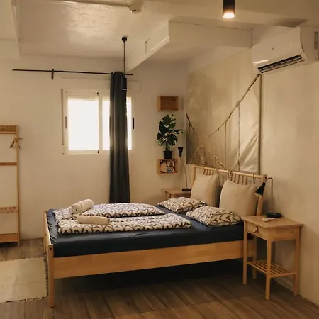 Onefam Paralelo Hostel *