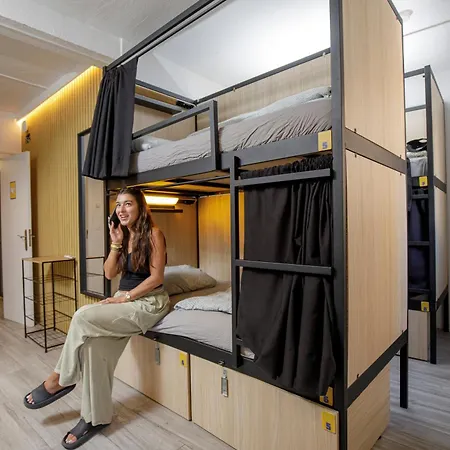 Onefam Paralelo Hostel *