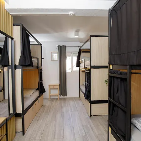 Onefam Paralelo Hostel Barcelona